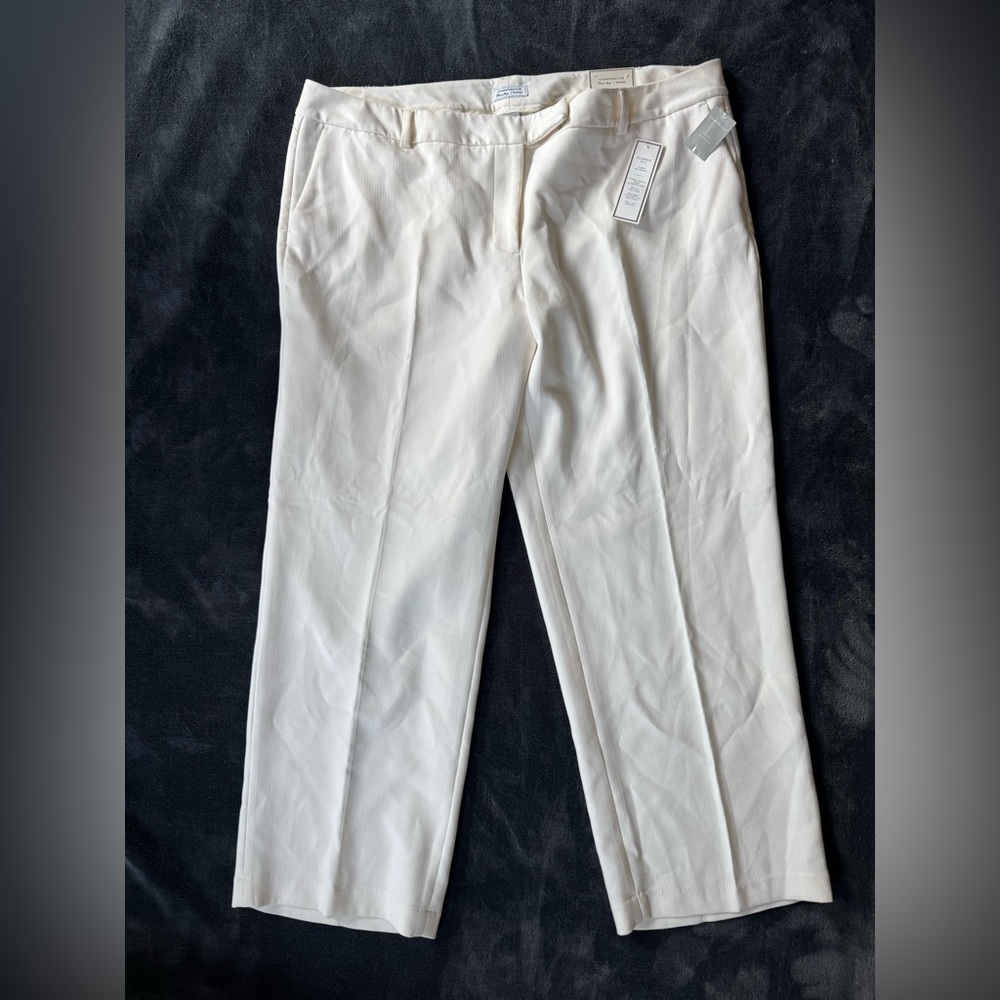 NWT 24W Charter Club Cream Trousers